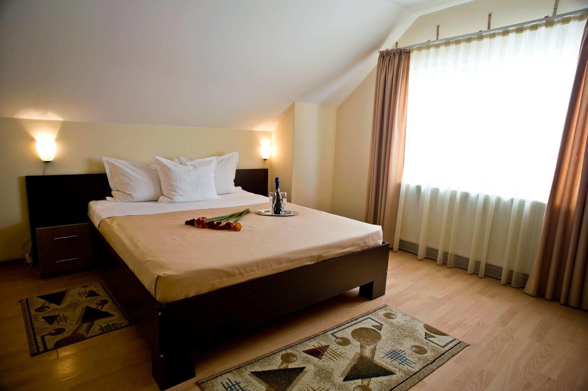 Pension Cluj Esterno foto